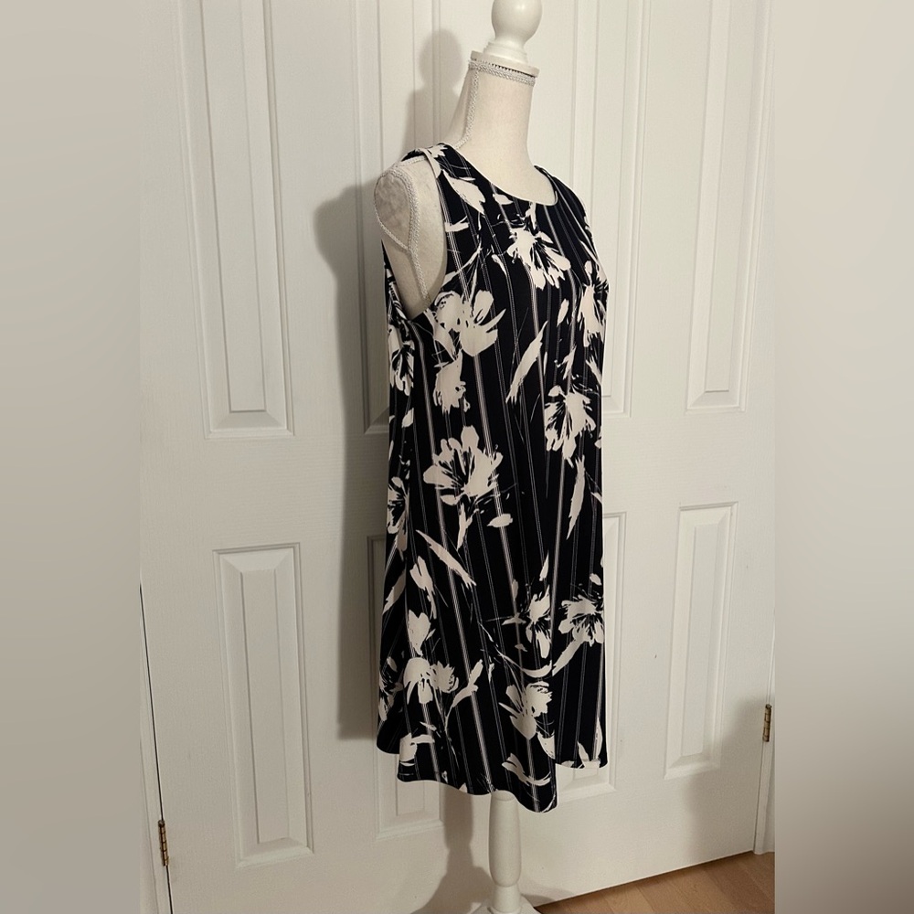NWOT CHAPS by RALPH LAUREN Floral Midi Dress, Navy Blue & White, Size Medium - Picture 3 of 6